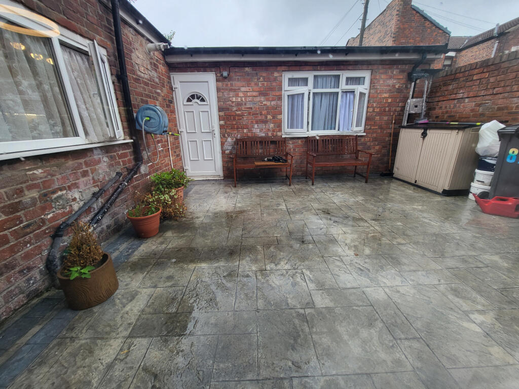 1 bedroom semi-detached house for rent
