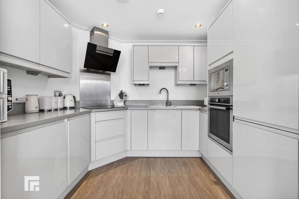 Apartment in Cardiff - View 3
