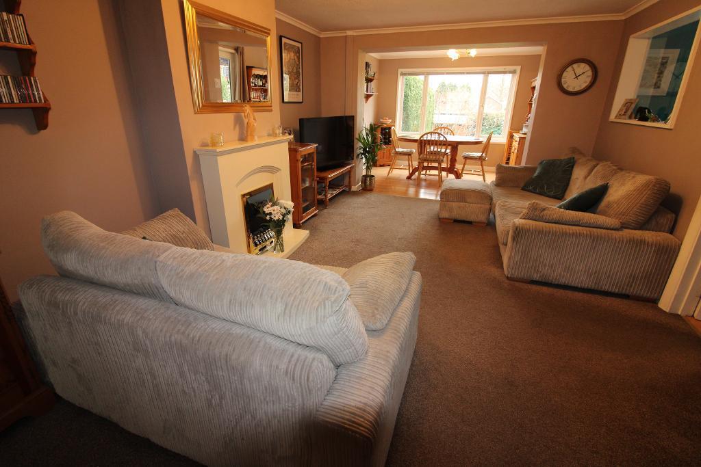 Cottingham Grove, Bletchley, Milton Keynes, Buckinghamshire, MK3 5AJ photo 2