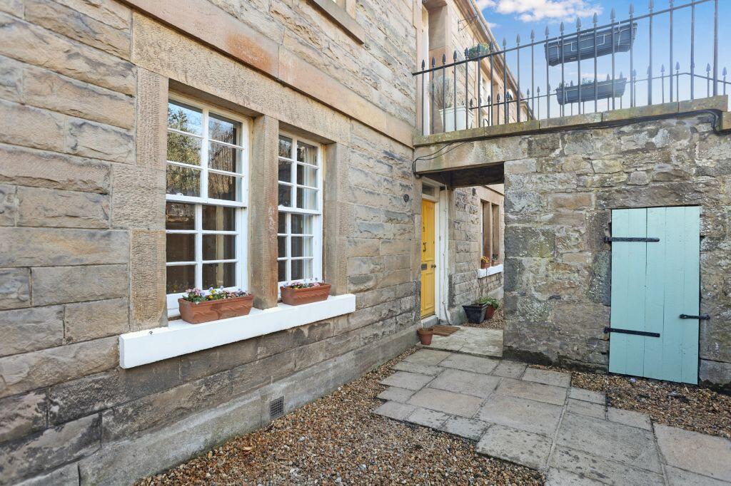 Main image of property: 21 Quality Street, Edinburgh, EH4 5BP