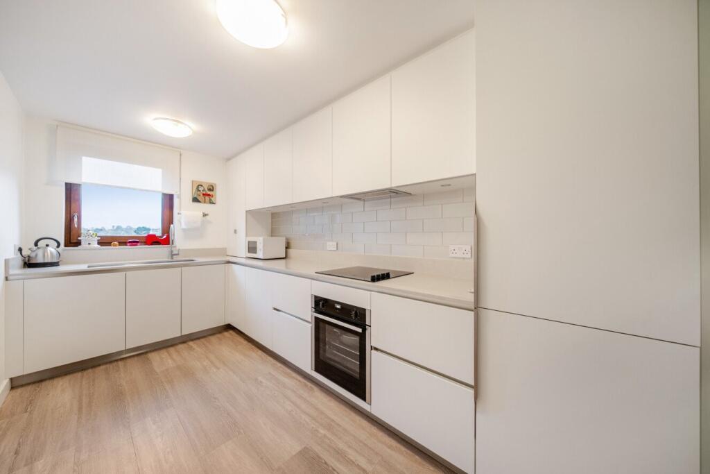 Main image of property: Gipsy Lane, Putney, London, SW15