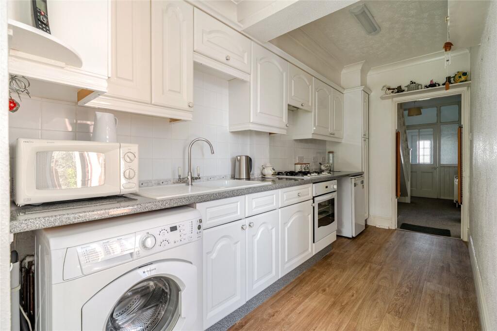 House in Teignbridge, Teignmouth - More