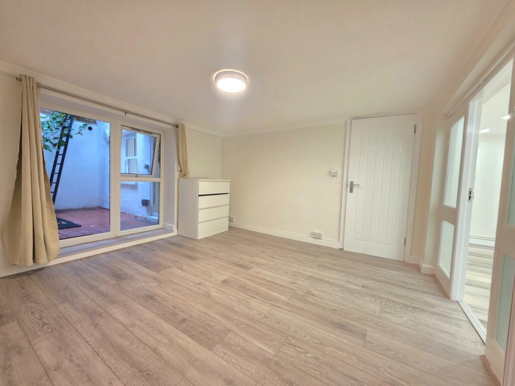 Apartment in London, Kensington - View 3