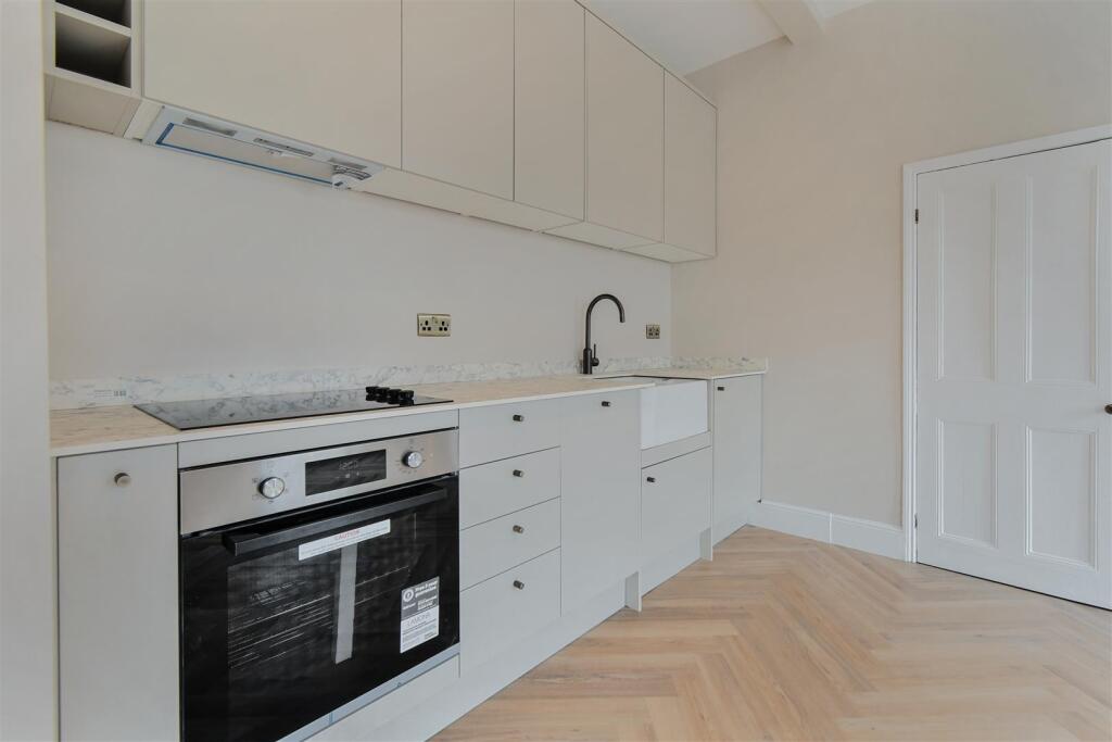 Apartment in York, Holgate - View 4