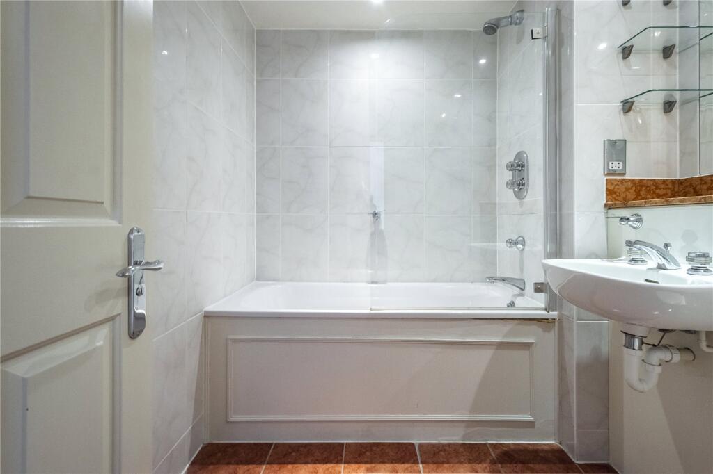 Apartment in London - View 5