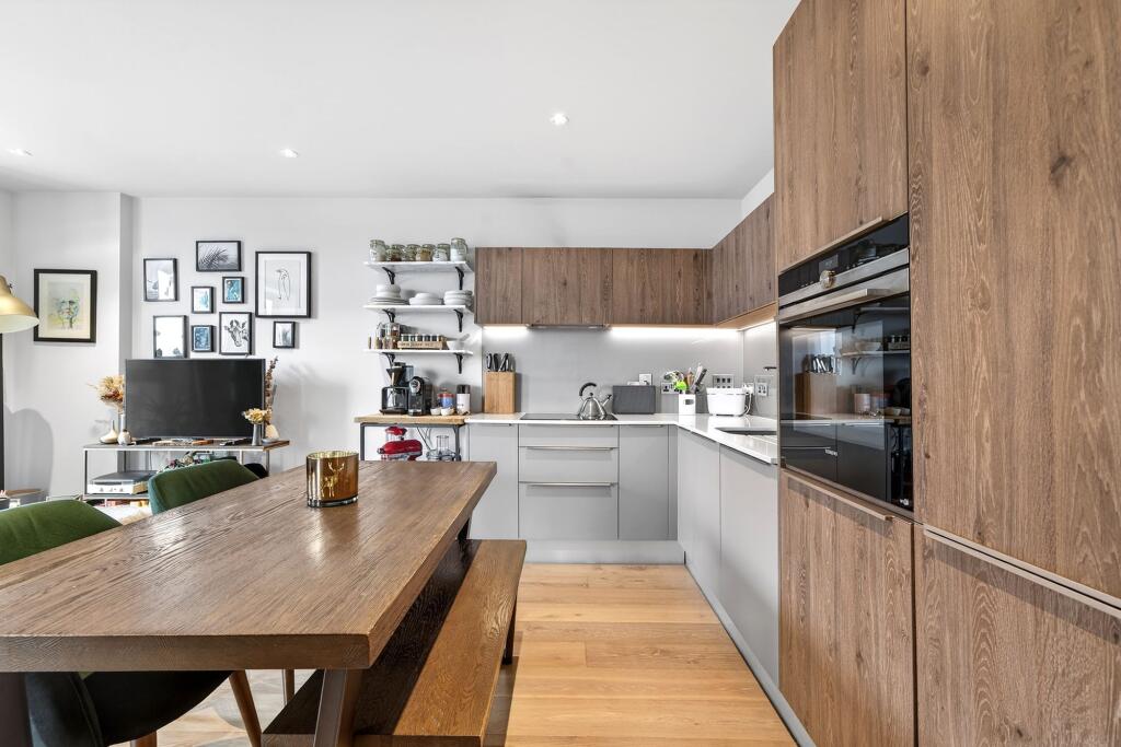 St. Josephs Street, Brogan House, SW8 - More