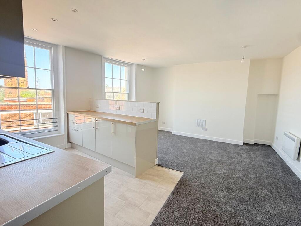 Apartment in Taunton, North Town - View 5