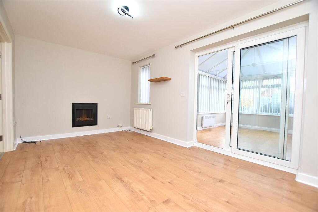 Westminster Rise, Summerhill, Wrexham photo 2