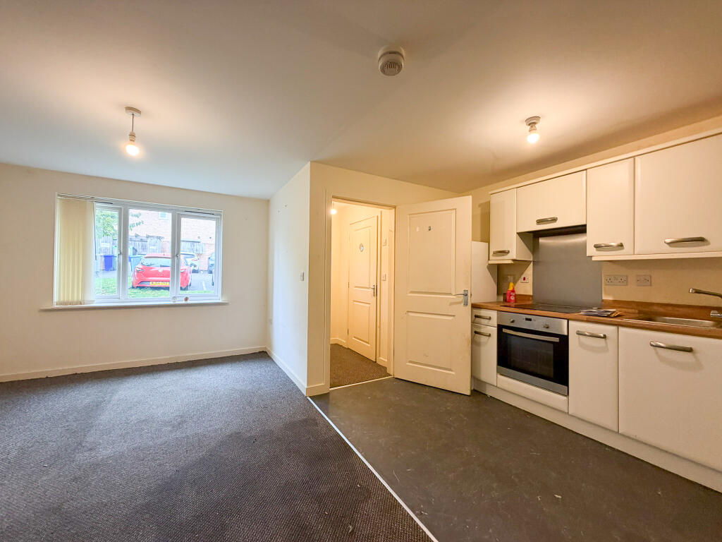 House in Tameside, Greater Manchester - View 2