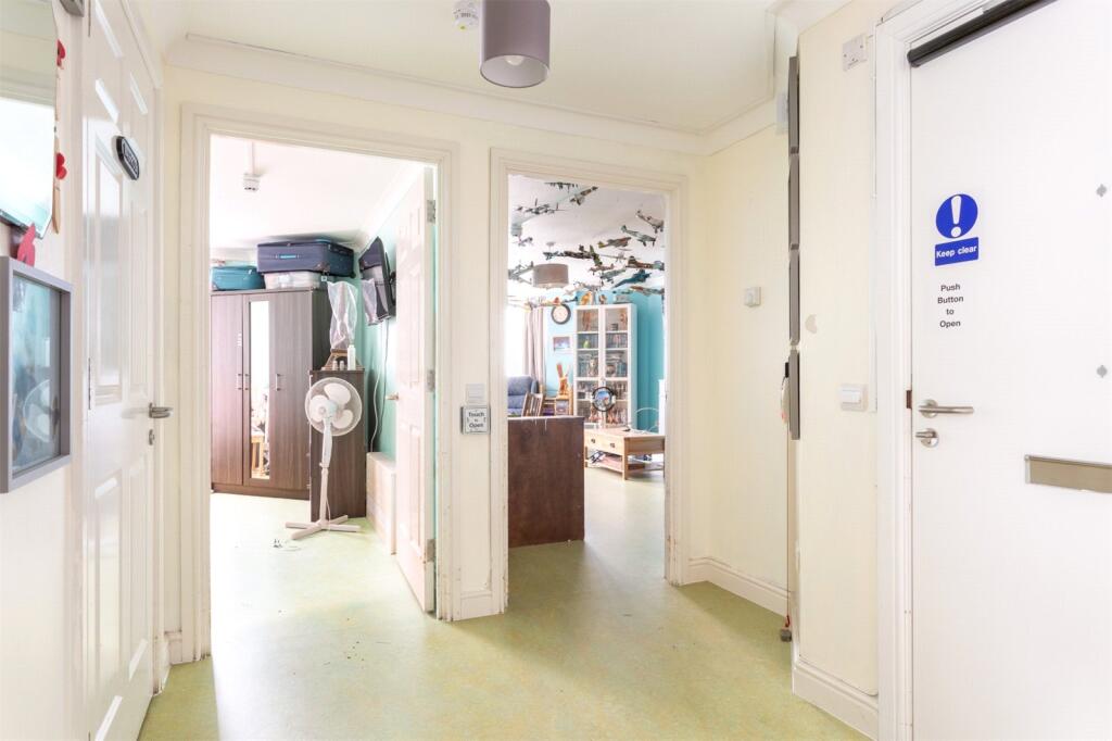 Apartment in Brighton, Queen's Park - View 6