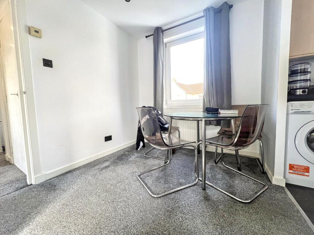 Apartment in Edinburgh, South Gyle - View 5