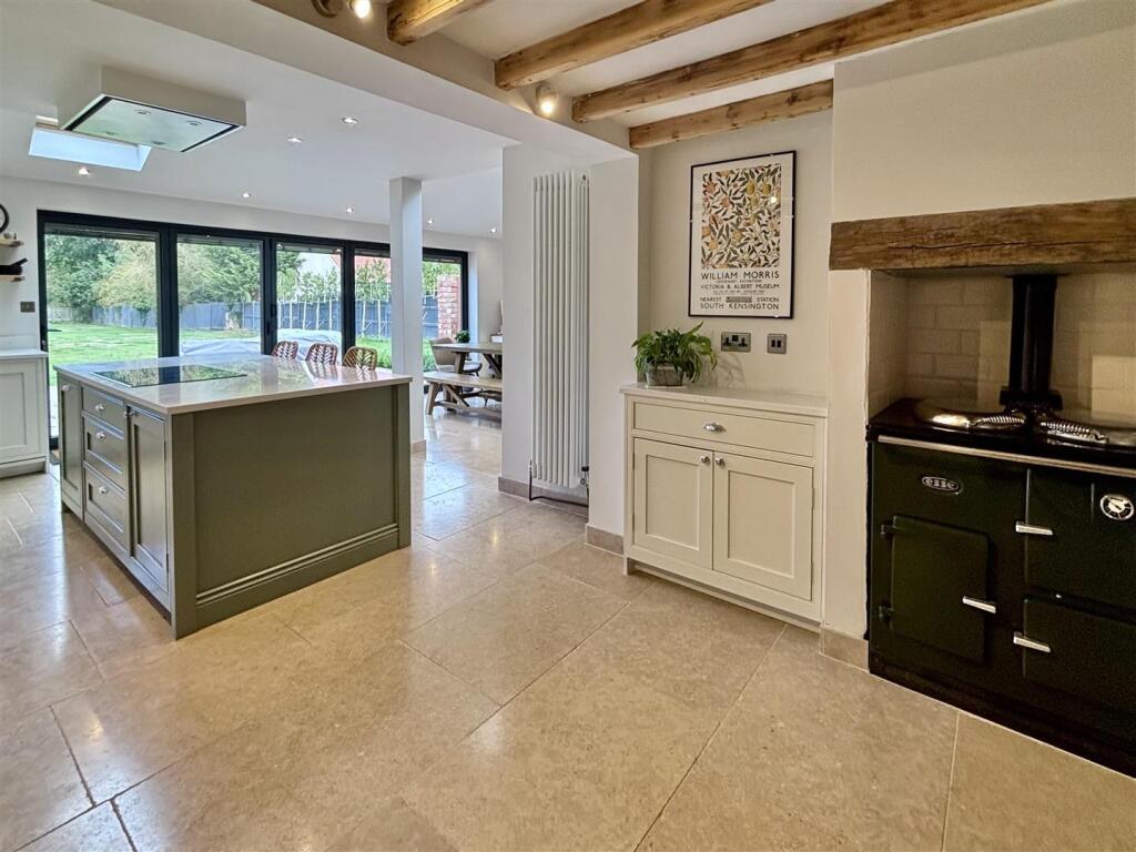 House in Laxton - More