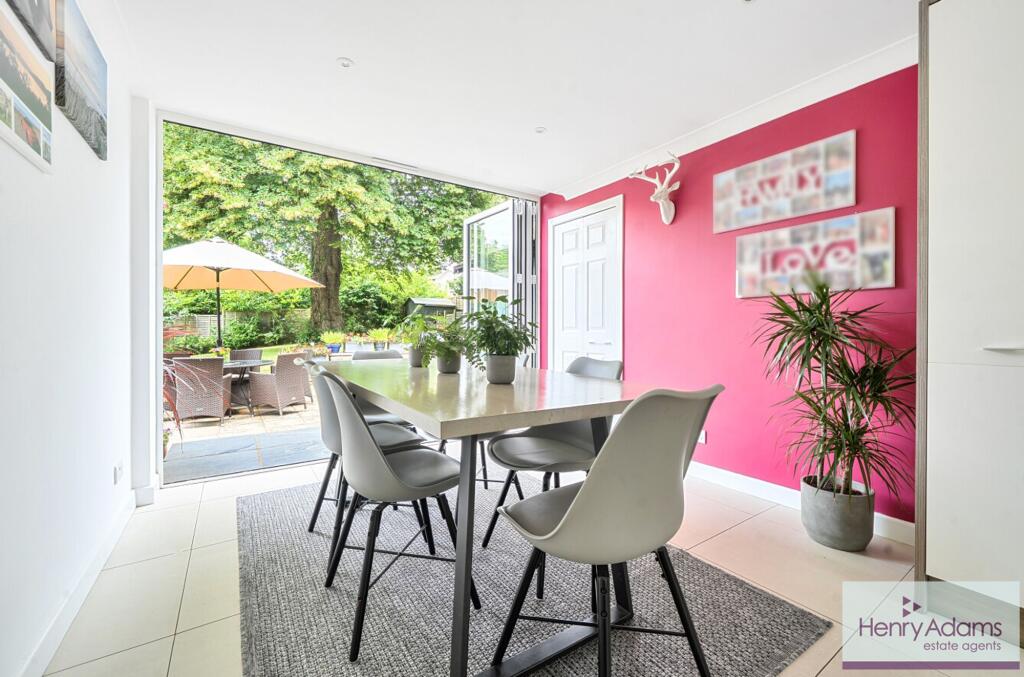 House in Guildford - View 5