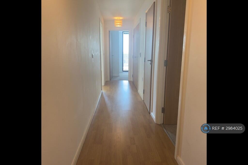 Apartment in Liverpool, Waterfront, Vauxhall - View 4