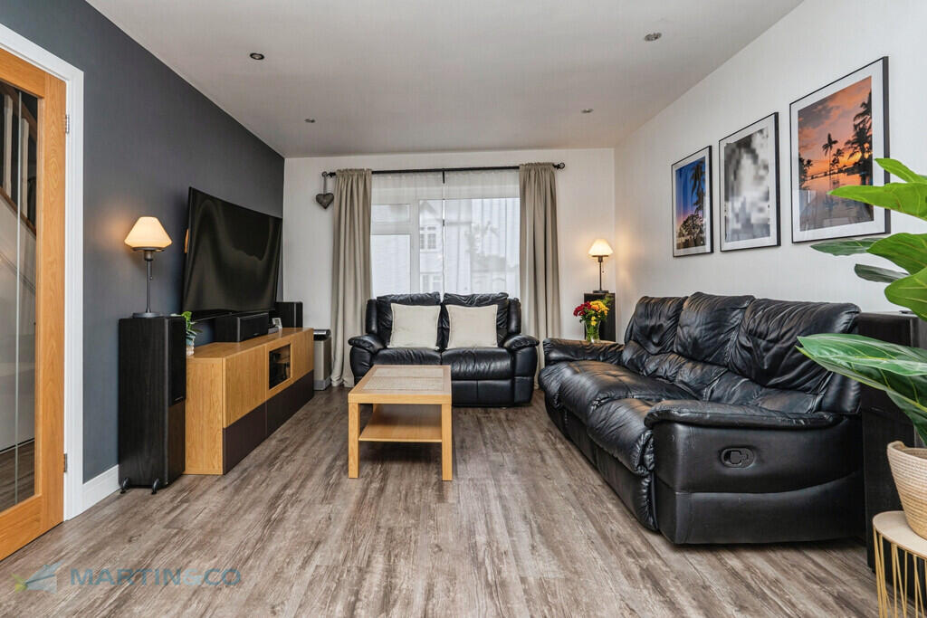 House in Guildford - View 4