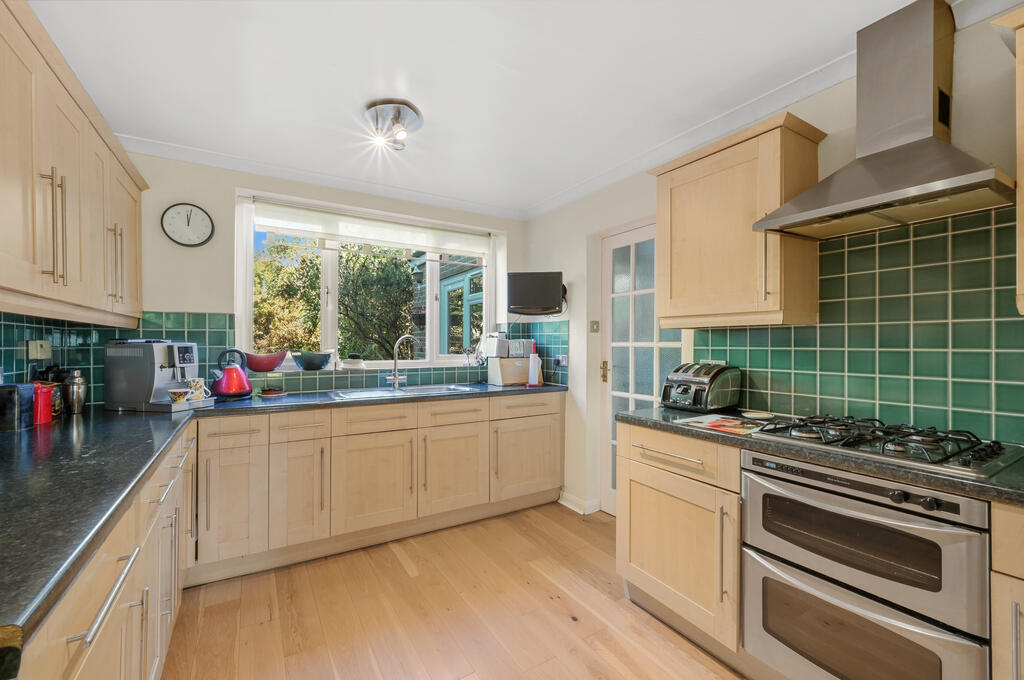 House in Kingston upon Thames - View 2