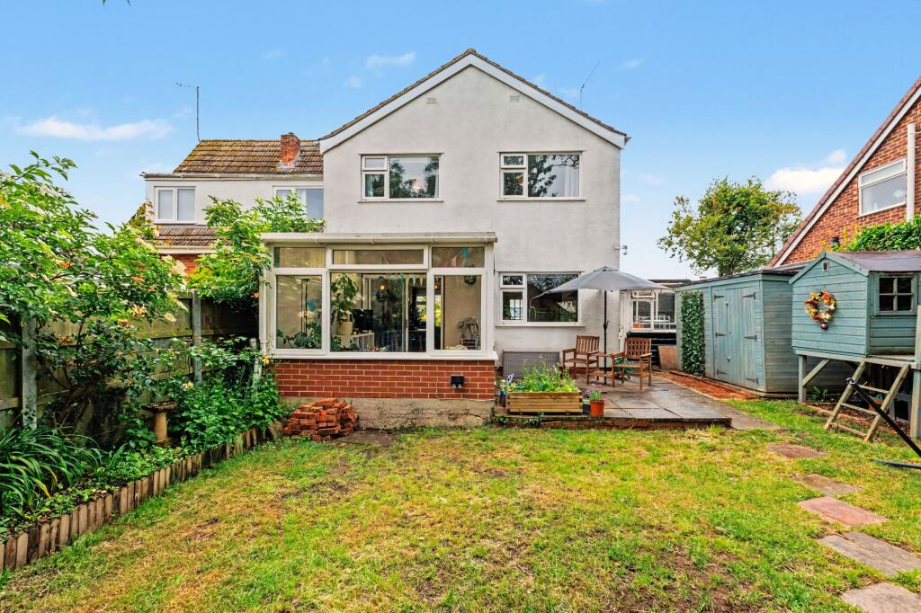 Shrubbery Road, Drakes Broughton, WR10 photo 4