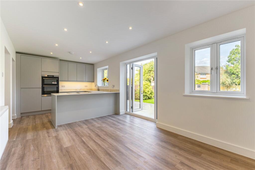 House in Stroud, Stonehouse - View 2
