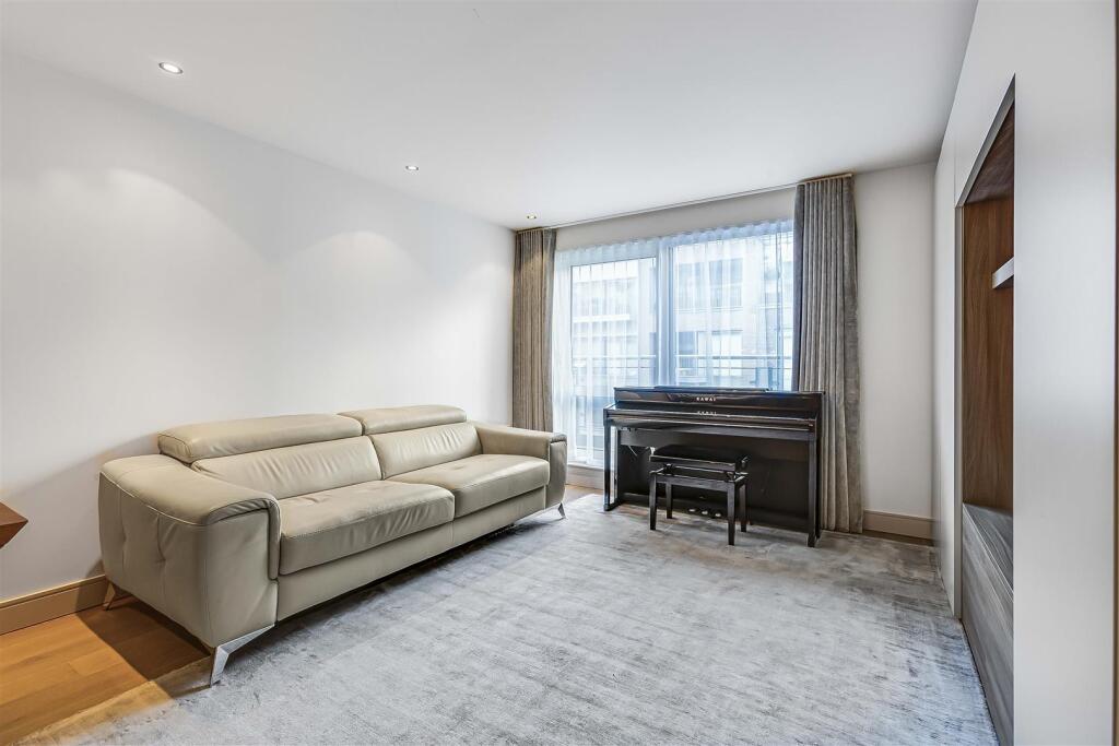 Apartment in London - More