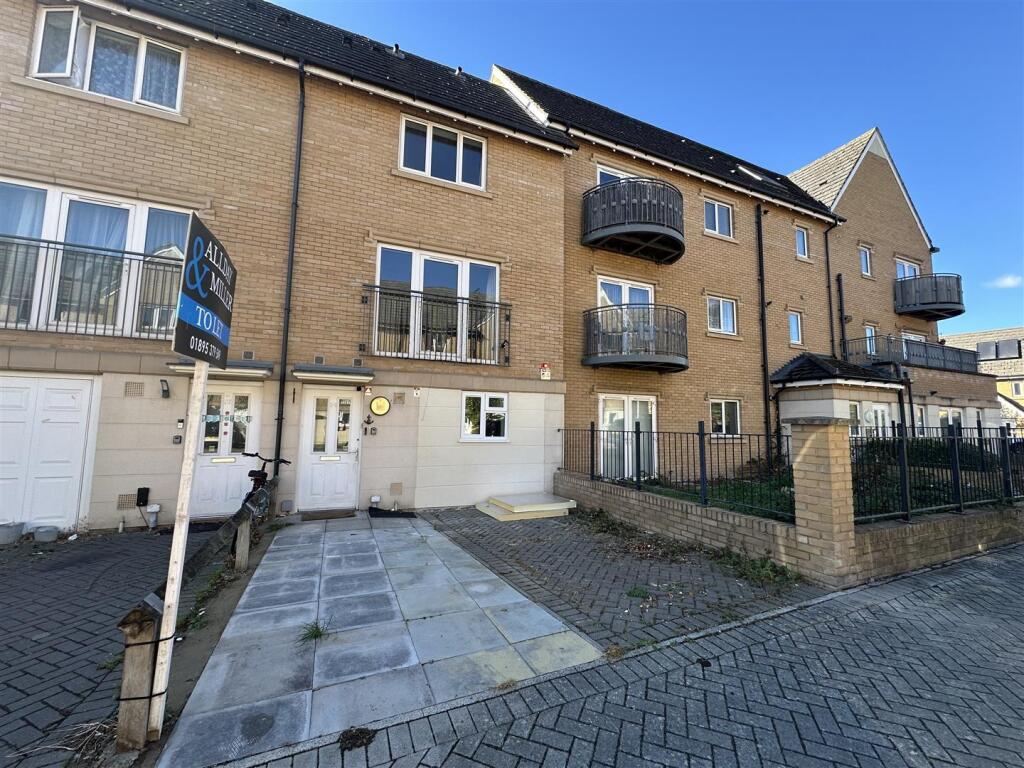 House in Southall - View 4