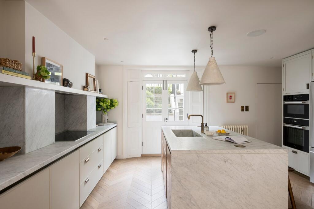 House in London, Highbury - More