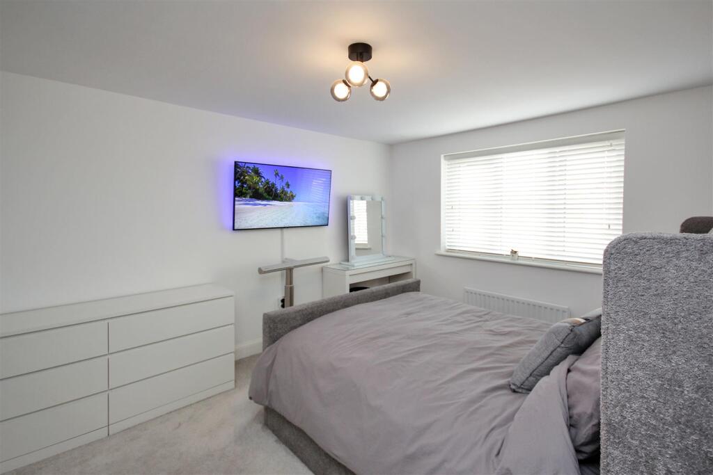 House in Northampton, Wellingborough - View 5