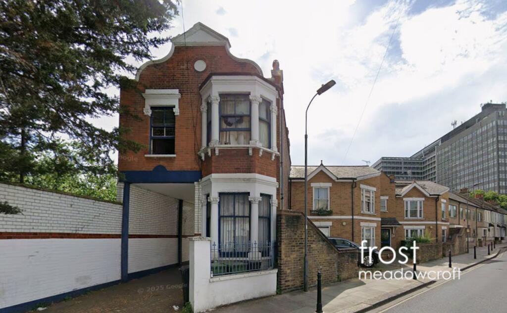 Main image of property: 29a Margravine Road, Hammersmith, W6 8LL