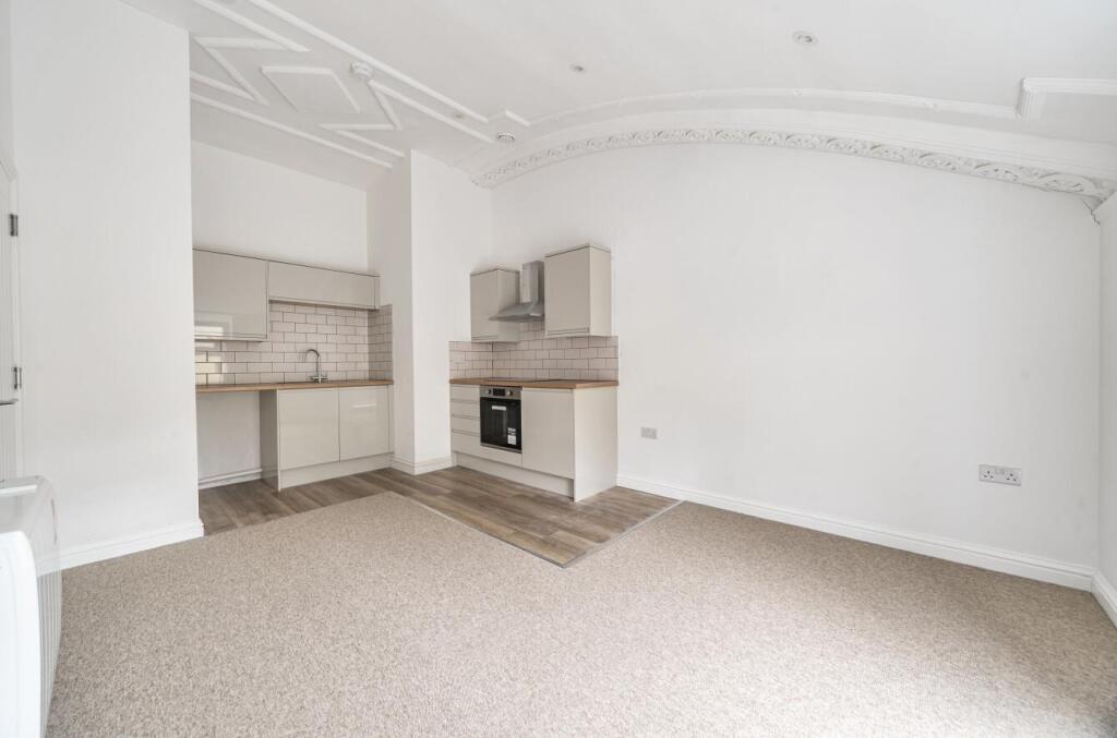 Apartment in Sherborne, Dorset - View 4