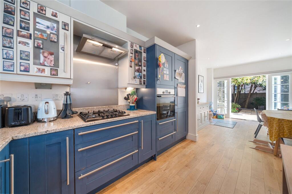 House in London - View 3