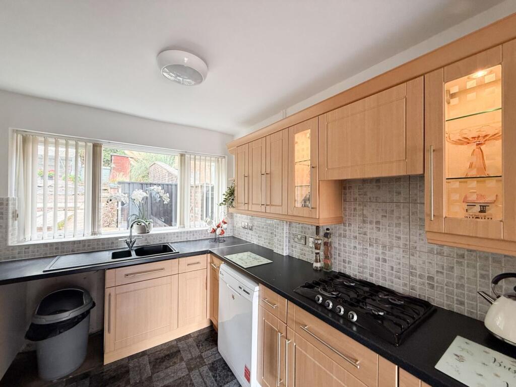 House in Newport - More