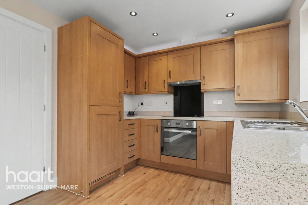 3-bed semi-detached on Baylie Avenue, Weston-Super-Mare, £300,000