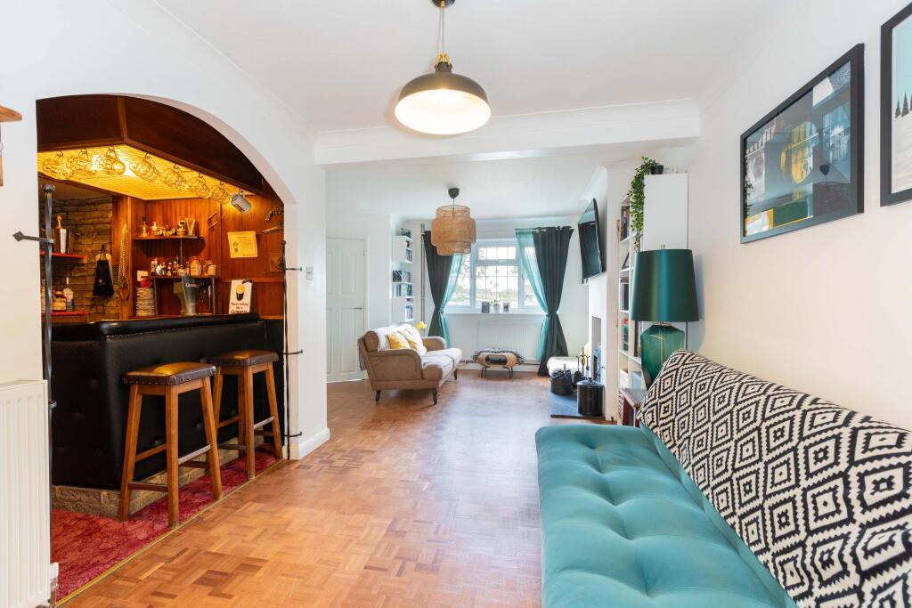 House in Slough - View 5