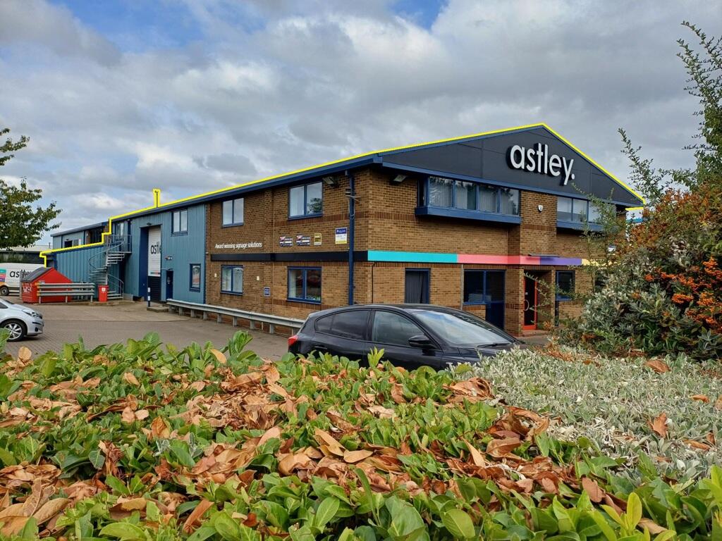 Main image of property: 18 Linnell Way, Telford Way Industrial Estate, Kettering, Northamptonshire, NN16 8PS