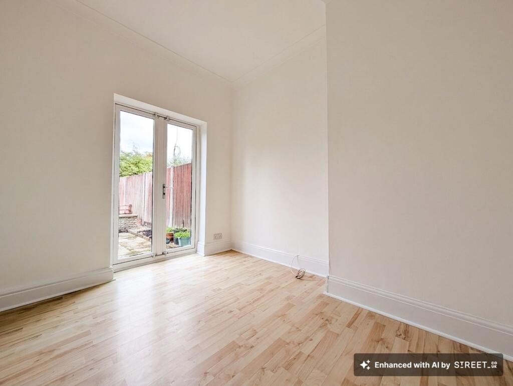 House in Southampton - View 5