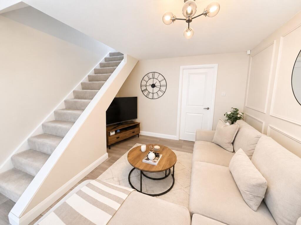 House in Bradford, Leaventhorpe, Allerton - View 5