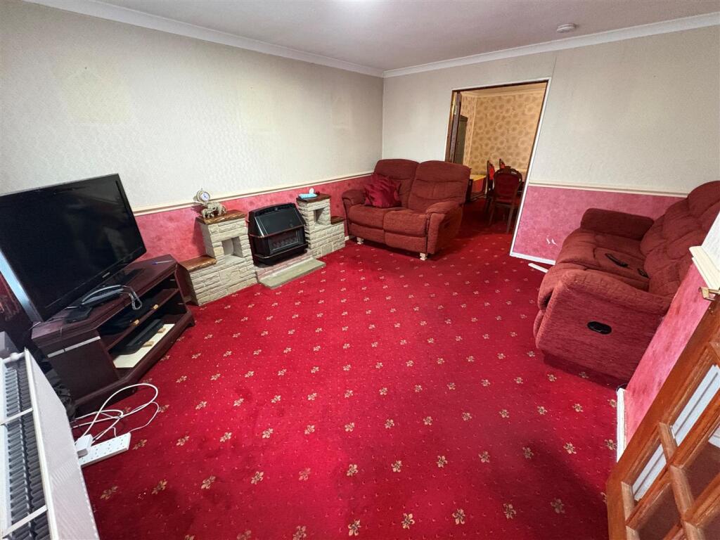 Additional image 4 of Hunters Park Avenue, Clayton, Bradford