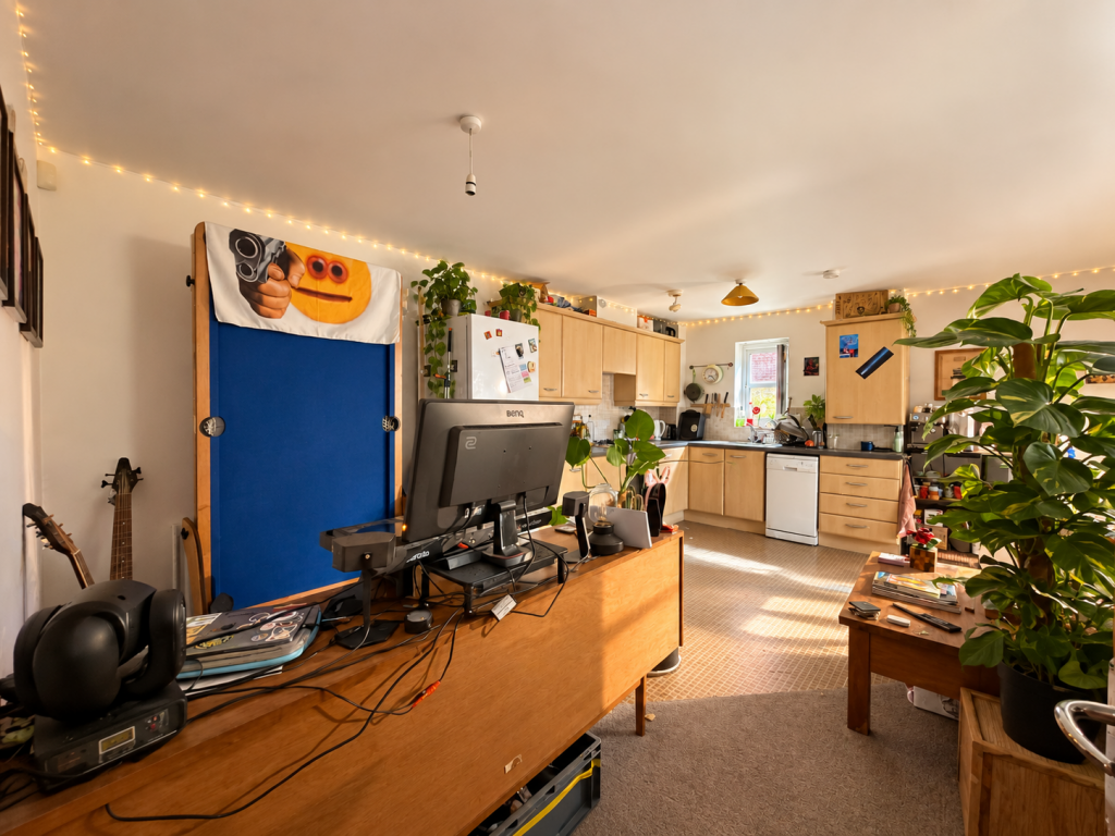 Apartment in Manchester, Whalley Range - View 4
