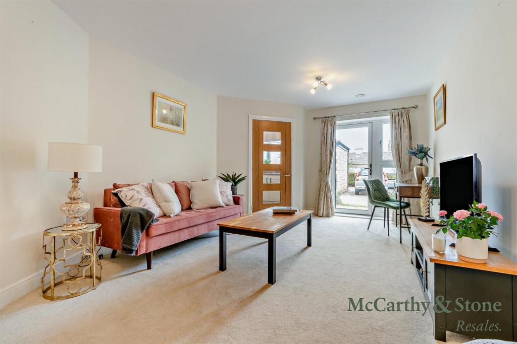 Apartment in Stamford, Baron St Martin - View 2