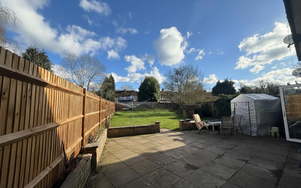 Manor Waye, Uxbridge, UB8 photo 2