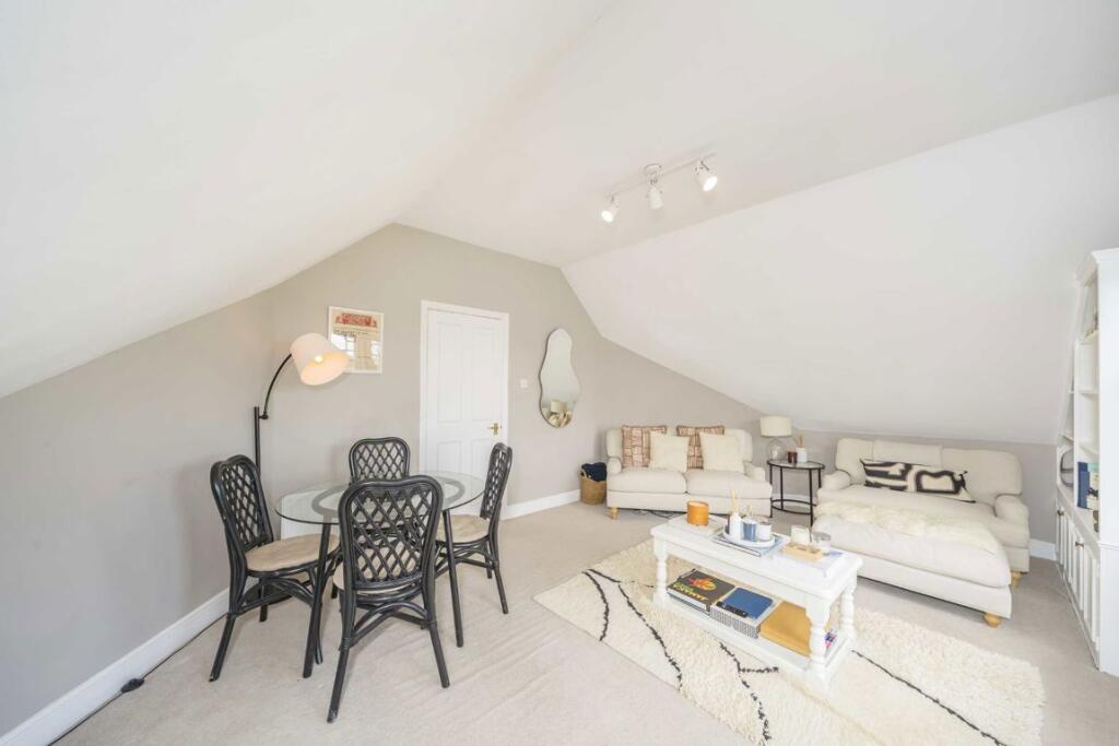 Apartment in London - View 5