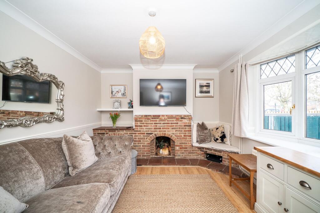 19 ADSTONE ROAD photo 4
