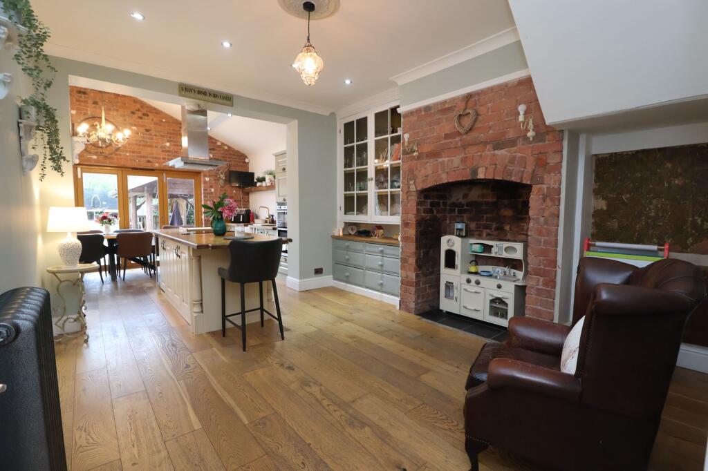 Manton Villas, Worksop, S80 photo 2