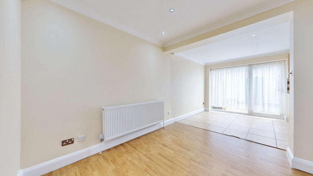 House in London - View 2