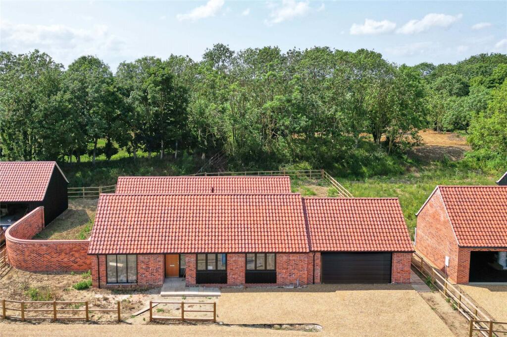 Main image of property: The Pastures, Wramplingham Road, Wymondham, NR18