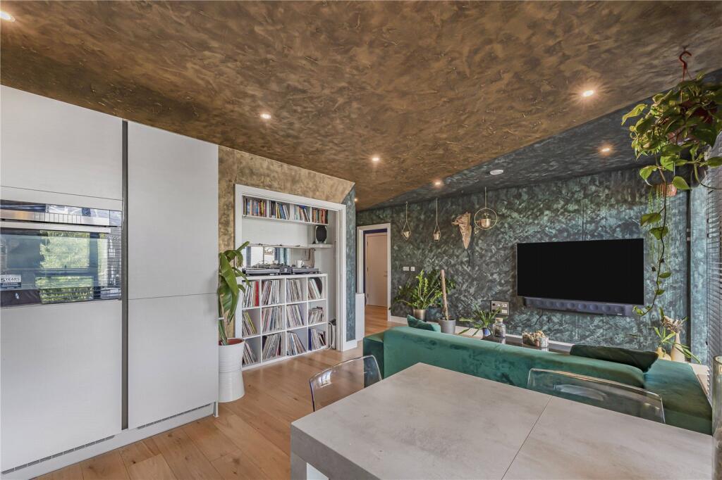 Apartment in London - More