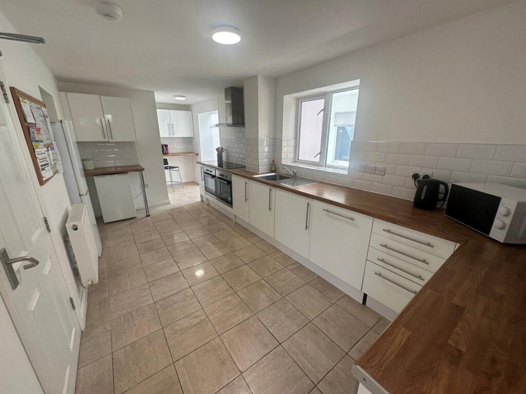 House in Northampton, North Northamptonshire - View 5