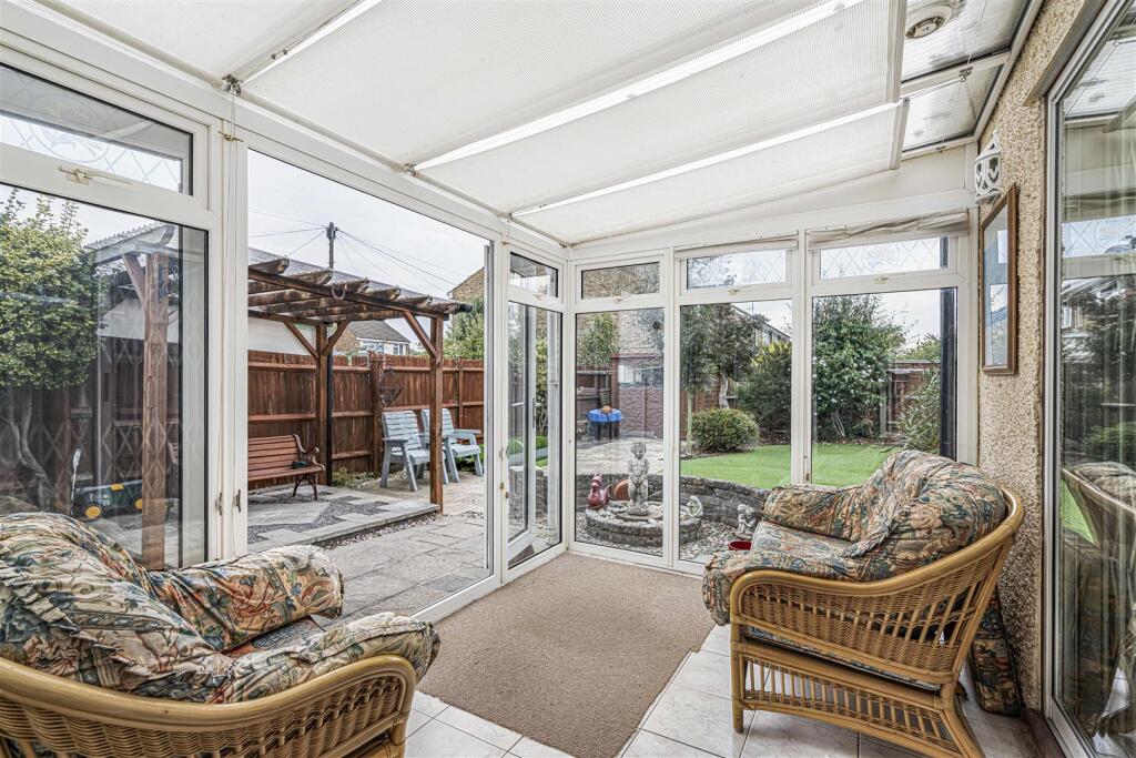 House in Slough, Cippenham - View 4