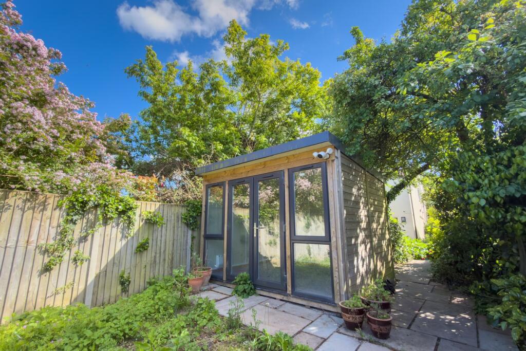 Hacket Lane, Thornbury, BS35 photo 3