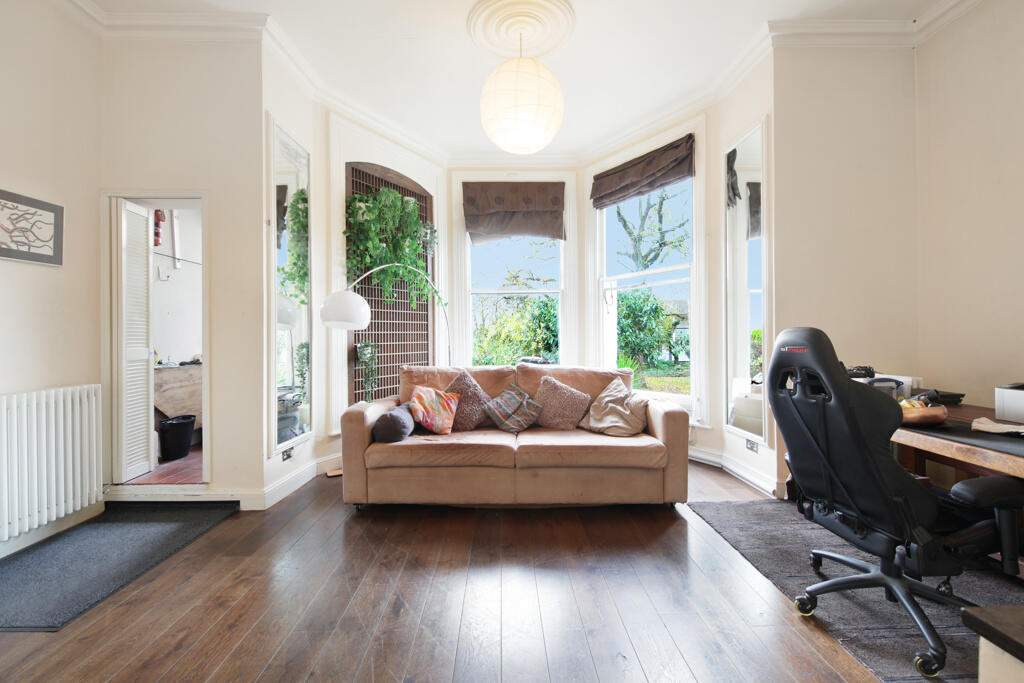 Main image of property: Grove Park, London, Greater London, SE5