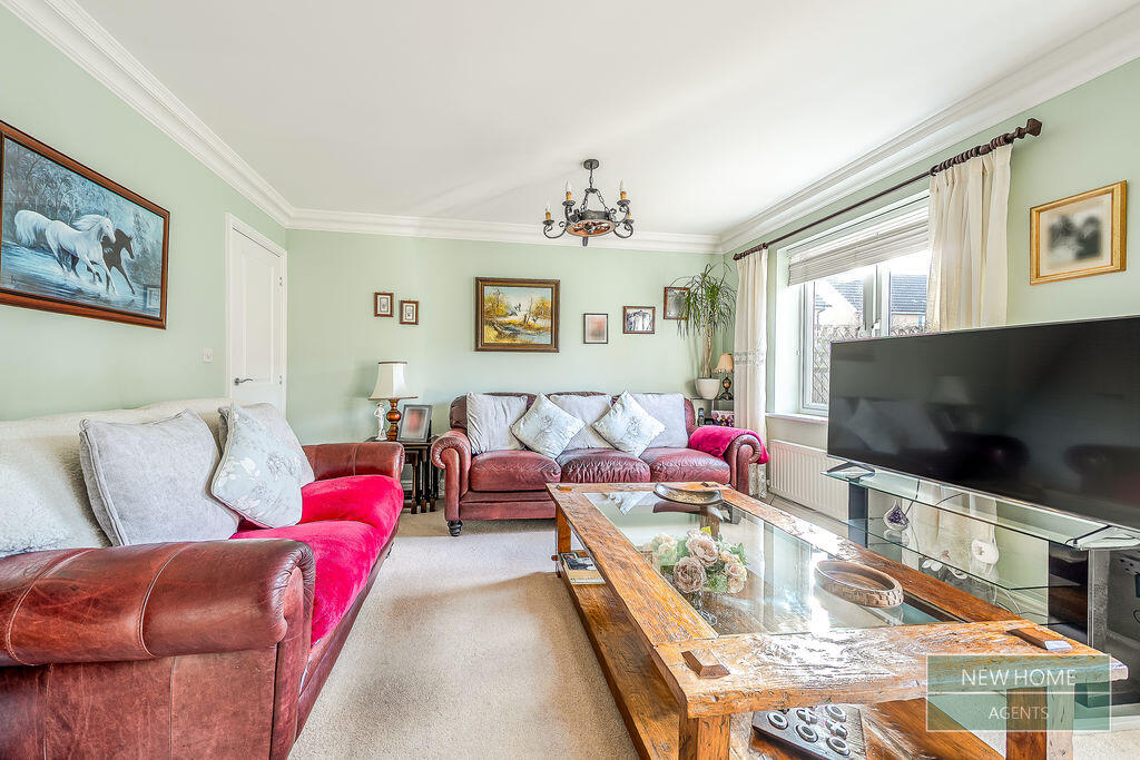 House in Southend-on-Sea - More